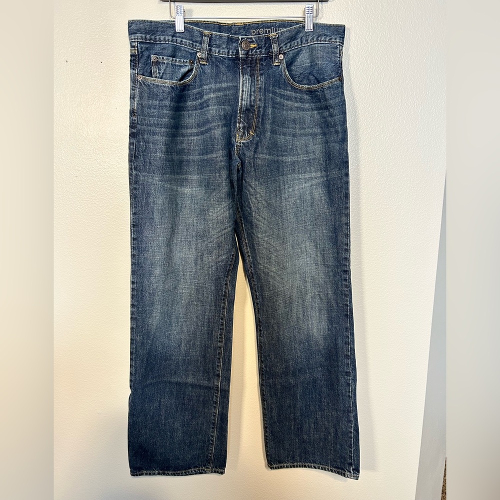 GAP Men's Classic Indigo Straight Jeans 34/32